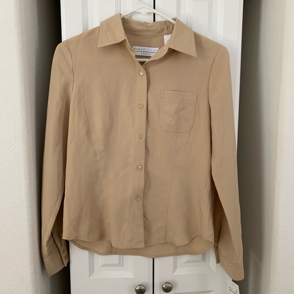 Liz Claiborne Khaki long sleeve button blouse